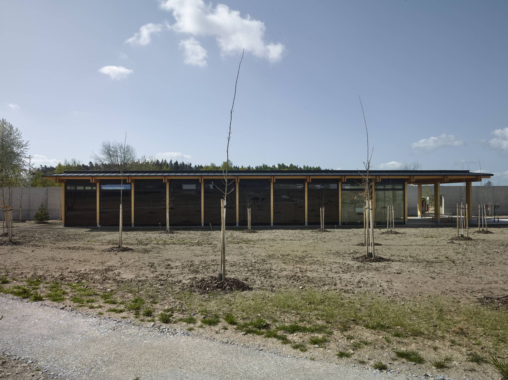 Návštěvnické centrum u Památníku holokaustu Romů a Sintů v Čechách